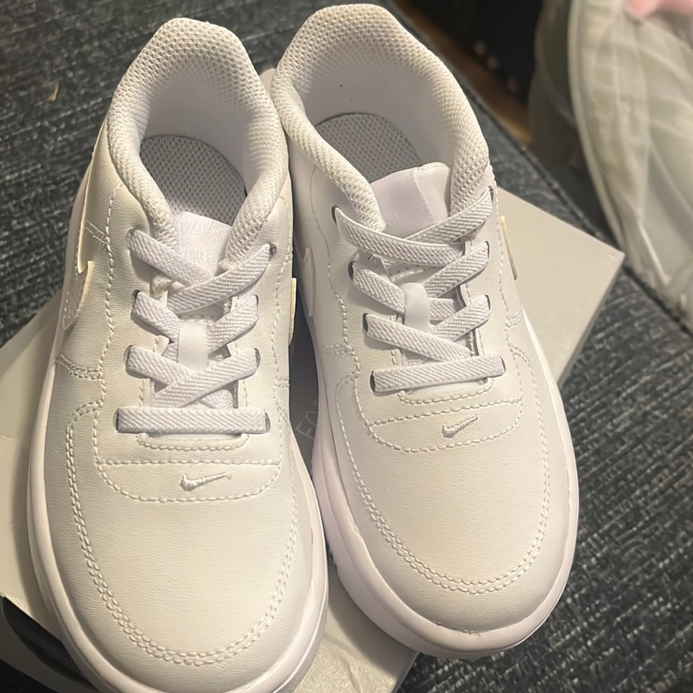 NWOT KIDS AIR FORCE 1